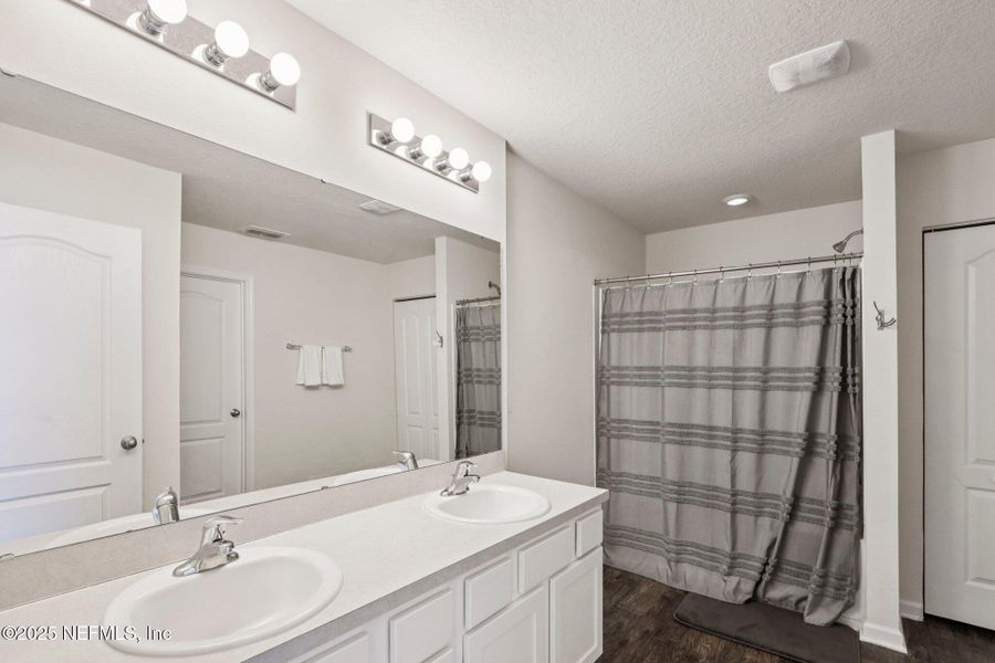 Furnished interior view inside a new home in Cross Creek Express, Green Cove Springs (Image 34).