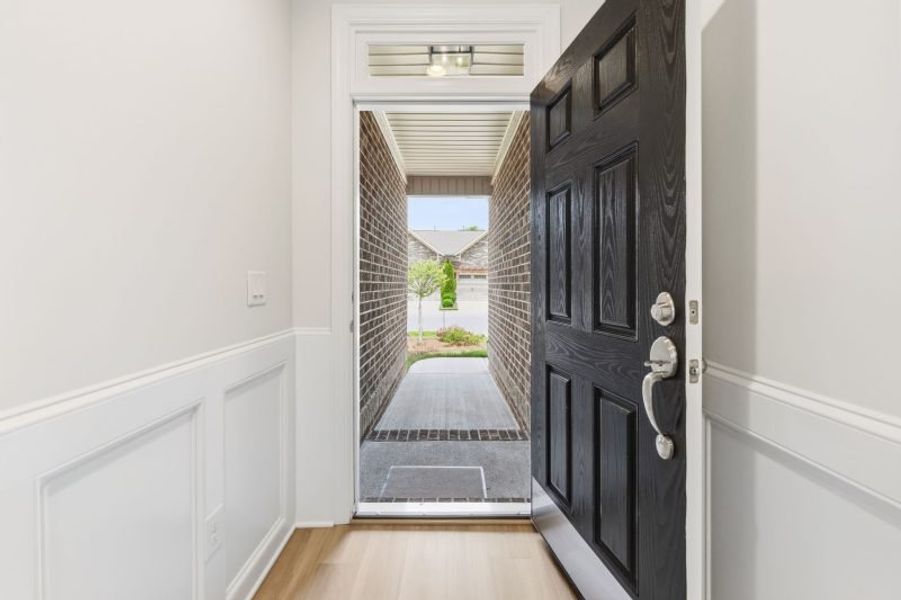 Spacious, unfurnished interior of a new home in Weybridge, Burlington (Image 23).