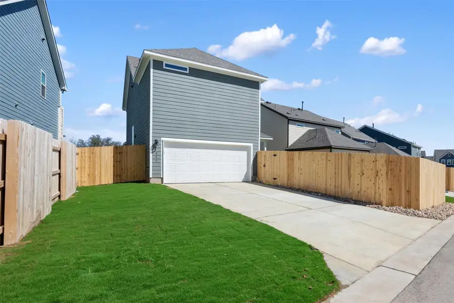 Representative images and renderings are for illustrative purposes. Actual structural options and design finishes of home may vary. Representative images and renderings are for illustrative purposes. Actual structural options and design finishes of home may vary.