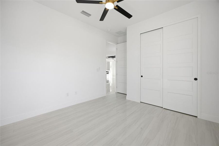 Spacious, unfurnished interior of a new home in , Ocala (Image 32).