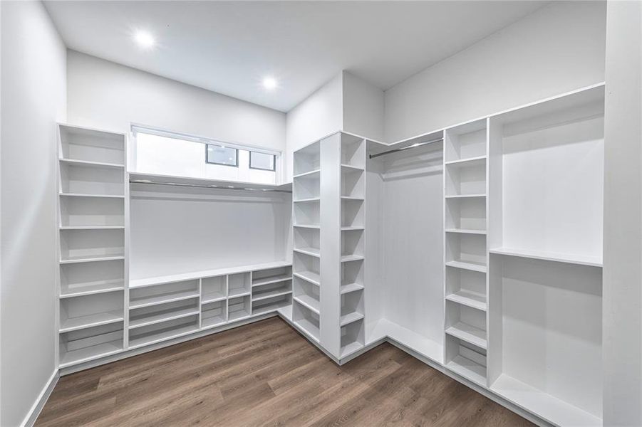 Spacious, unfurnished interior of a new home in , Dallas (Image 33).