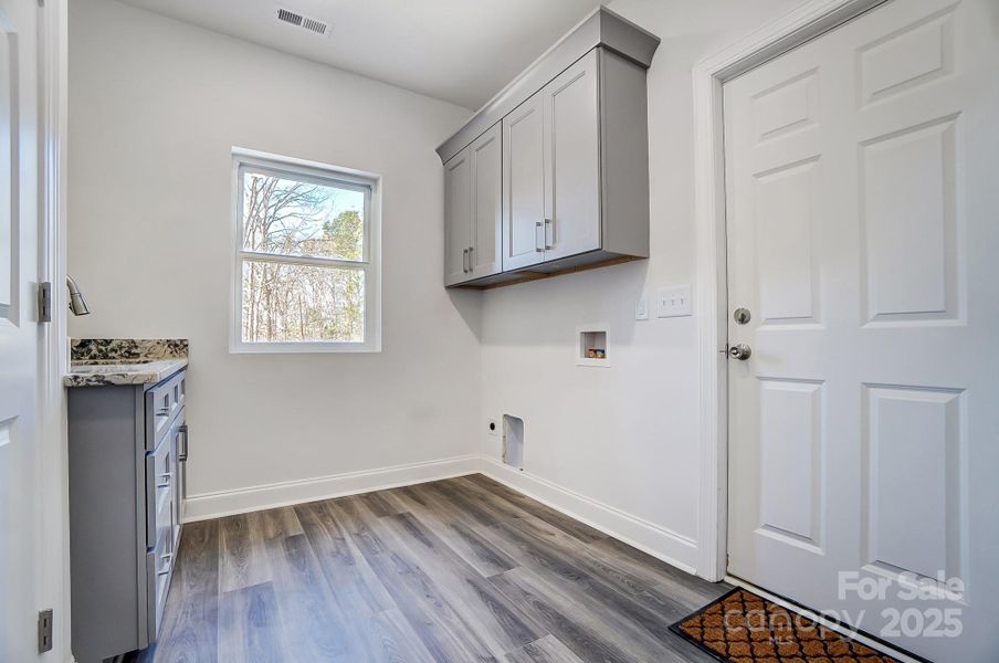 Laundry/Mud Room