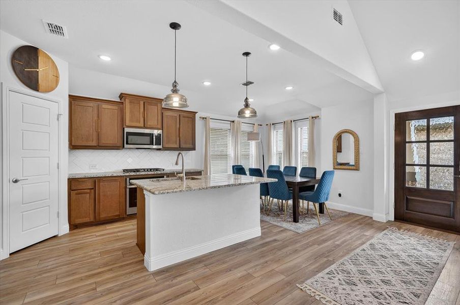 Furnished interior view inside a new home in Meadow Run, Melissa (Image 7).