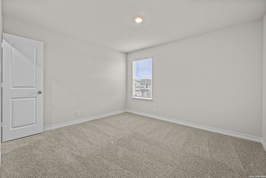 Spacious, unfurnished interior of a new home in Redbird Ranch, San Antonio (Image 19).