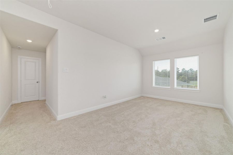 Spacious, unfurnished interior of a new home in , Tomball (Image 18). Spacious, unfurnished interior of a new home in , Tomball (Image 18).