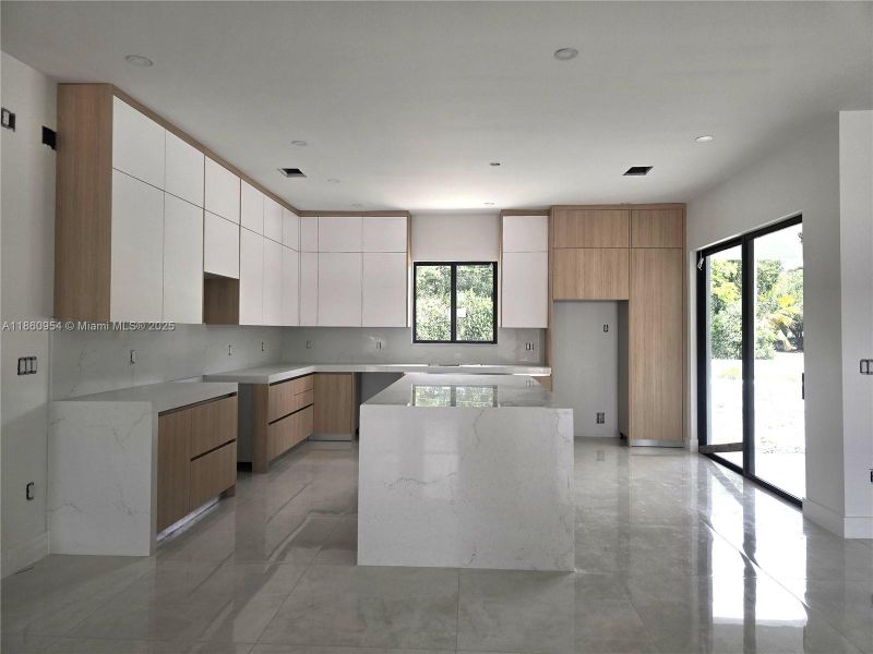 Image 29 of a home in .