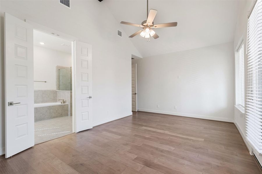 Spacious, unfurnished interior of a new home in Shady Acres, Houston (Image 24). Spacious, unfurnished interior of a new home in Shady Acres, Houston (Image 24).