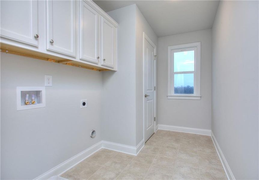 Spacious, unfurnished interior of a new home in , Homer (Image 35).