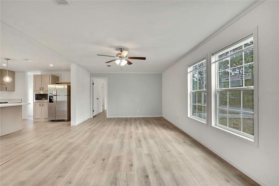 Spacious, unfurnished interior of a new home in , Homosassa (Image 15).