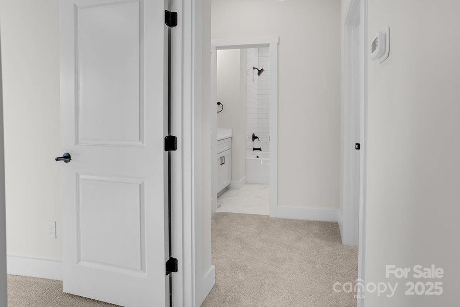 Spacious, unfurnished interior of a new home in , Lincolnton (Image 27).