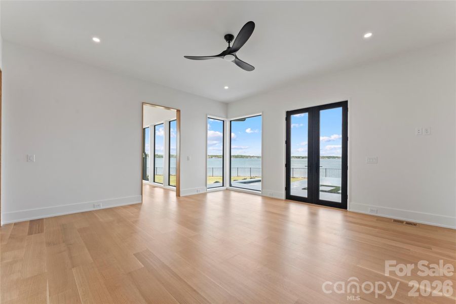 Primary Suite, Main Floor