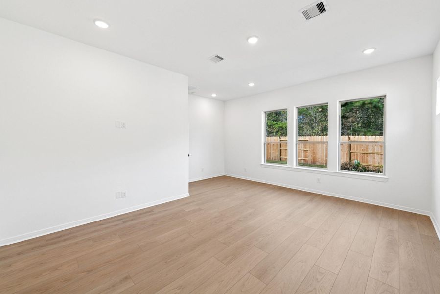 Spacious, unfurnished interior of a new home in Escondido 60' Homesites, Magnolia (Image 13).