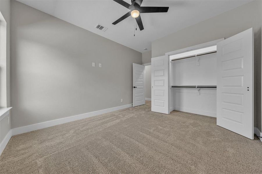 Spacious, unfurnished interior of a new home in , Grand Prairie (Image 39).