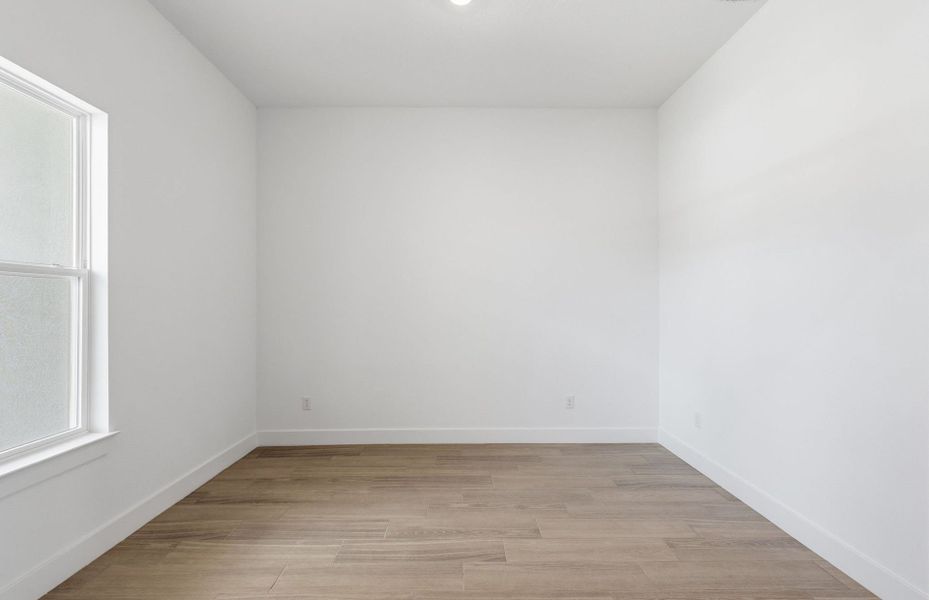 Spacious, unfurnished interior of a new home in Del Webb River Reserve, Spring Hill (Image 16). Spacious, unfurnished interior of a new home in Del Webb River Reserve, Spring Hill (Image 16).