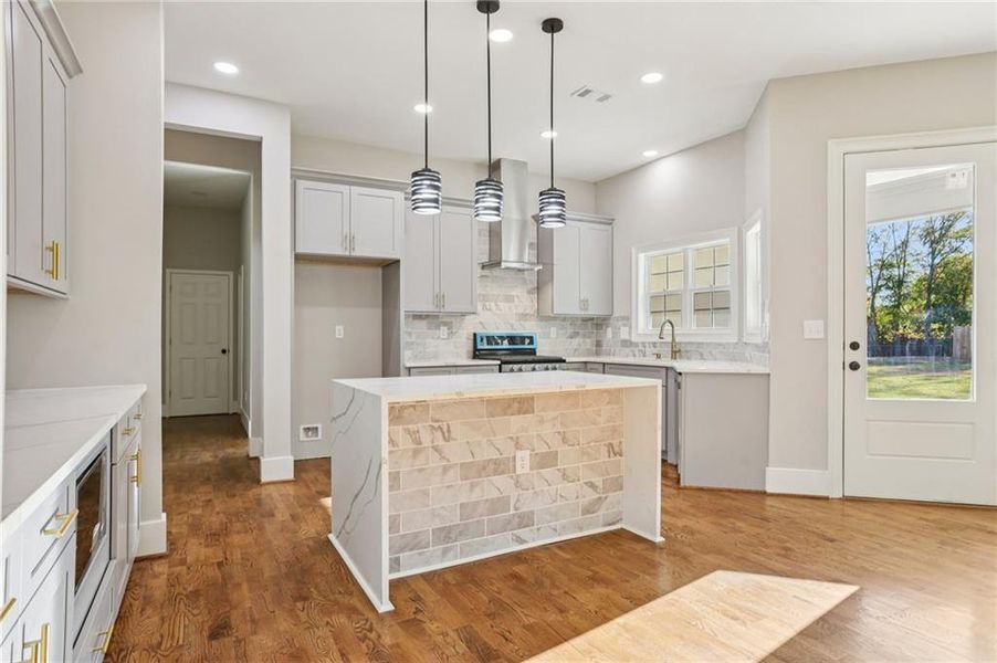 Furnished interior view inside a new home in , Lilburn (Image 14).