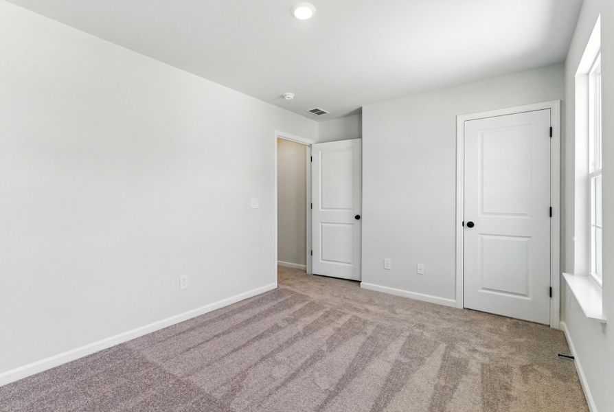 Spacious, unfurnished interior of a new home in , Summerville (Image 45).