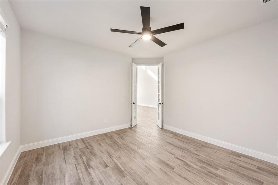 Spacious, unfurnished interior of a new home in Creekview Meadows, Pilot Point (Image 37).