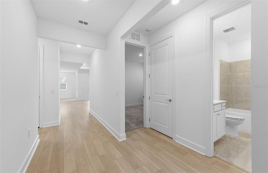 Spacious, unfurnished interior of a new home in Reagan Landing, Bradenton (Image 15). Spacious, unfurnished interior of a new home in Reagan Landing, Bradenton (Image 15).