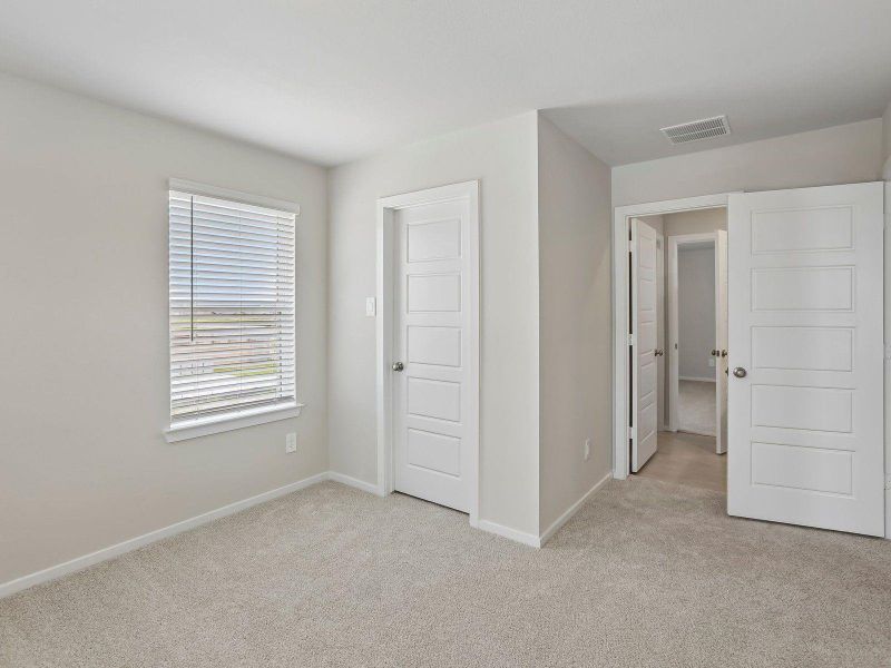 Spacious, unfurnished interior of a new home in Heights of Barbers Hill, Baytown (Image 29).