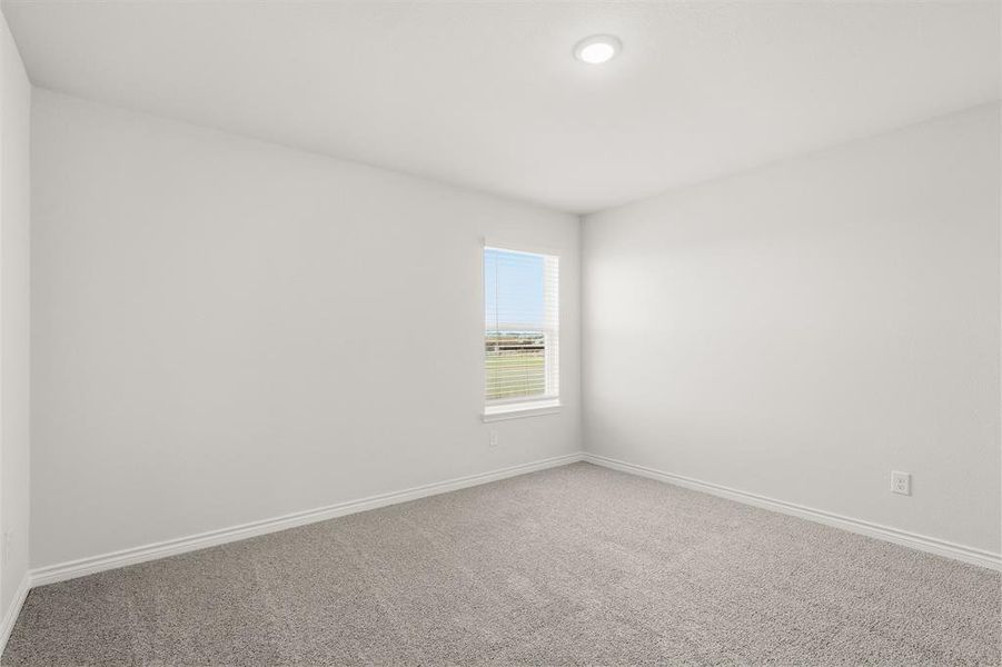 Spacious, unfurnished interior of a new home in Deer Creek, Crowley (Image 24).