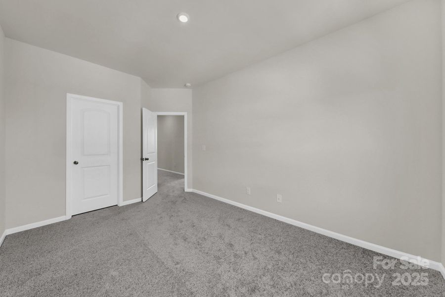 Spacious, unfurnished interior of a new home in , Mint Hill (Image 24).