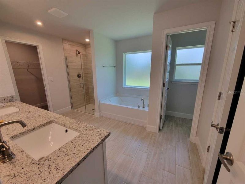 Furnished interior view inside a new home in Ocala Waterway / Kingsland Country Estates, Dunnellon (Image 9).