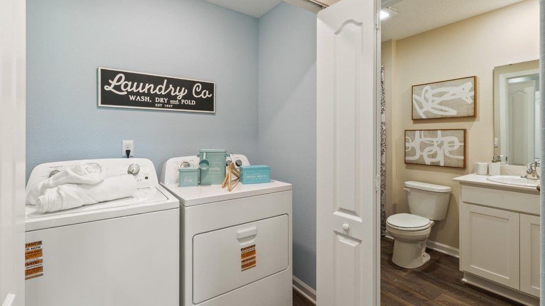 Representative furnished interior of a home built from the GREYSON by D.R. Horton in Hansen Creek, Jacksonville (Image 21).