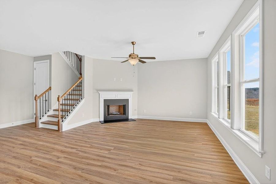 Spacious, unfurnished interior of a new home in , Homer (Image 18).