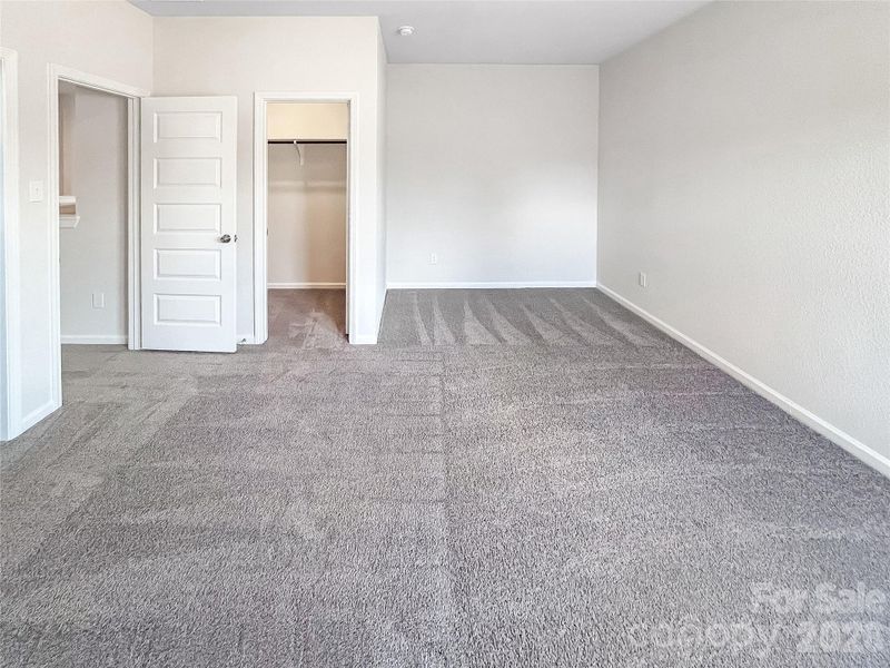 Spacious, unfurnished interior of a new home in Sunset Meadows, Charlotte (Image 20).