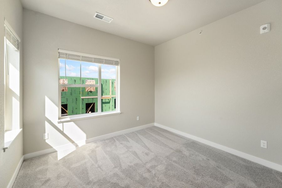 Spacious, unfurnished interior of a new home in The Lakes at Centerra, Loveland (Image 32).
