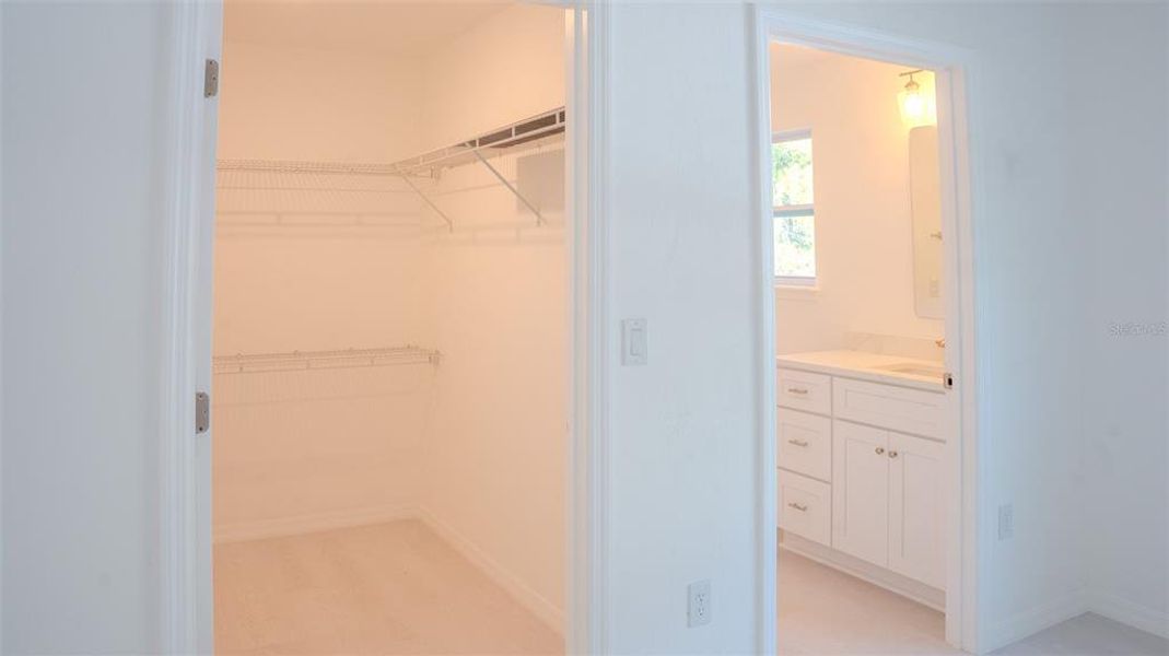 Spacious, unfurnished interior of a new home in , Hawthorne (Image 8).