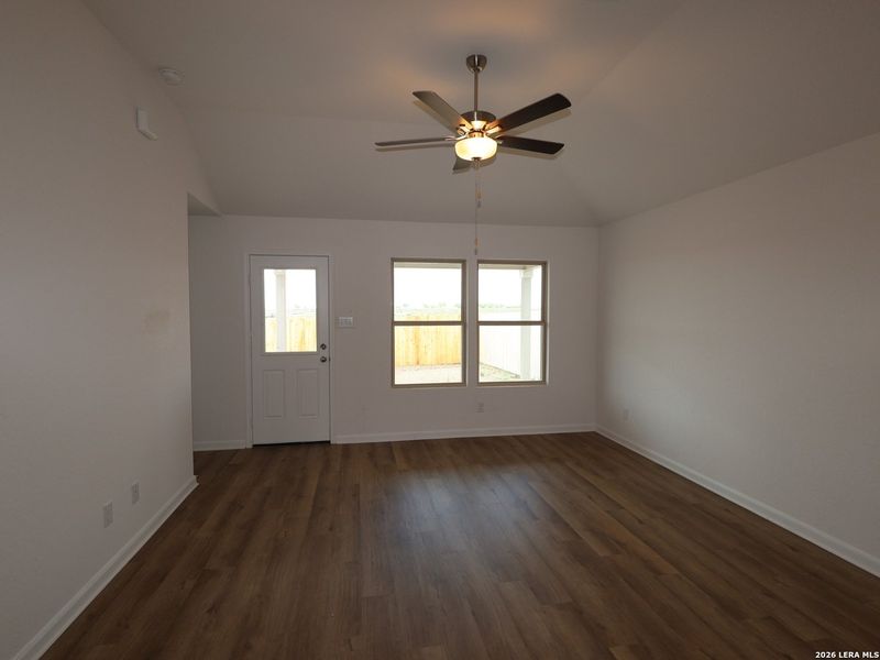 Spacious, unfurnished interior of a new home in Meadows at Clear Springs, New Braunfels (Image 19).