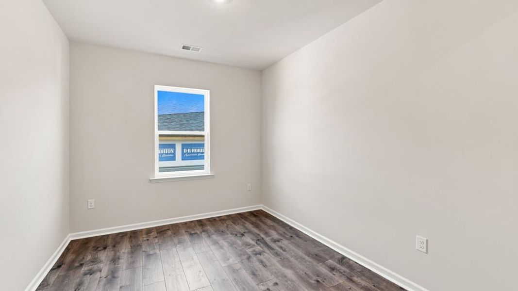 Spacious, unfurnished interior of a new home in Baxter Village, Boiling Springs (Image 19).