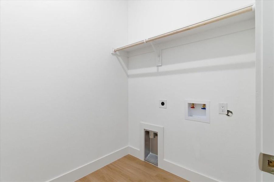 Spacious, unfurnished interior of a new home in , Dallas (Image 27).