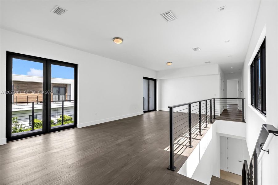 Spacious, unfurnished interior of a new home in , Weston (Image 48).