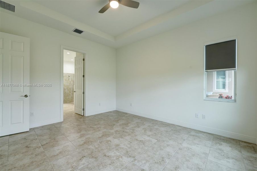 Spacious, unfurnished interior of a new home in , Port St. Lucie (Image 27).