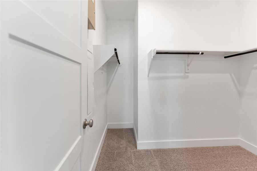 Spacious, unfurnished interior of a new home in Laurel Landing, Alvin (Image 16).