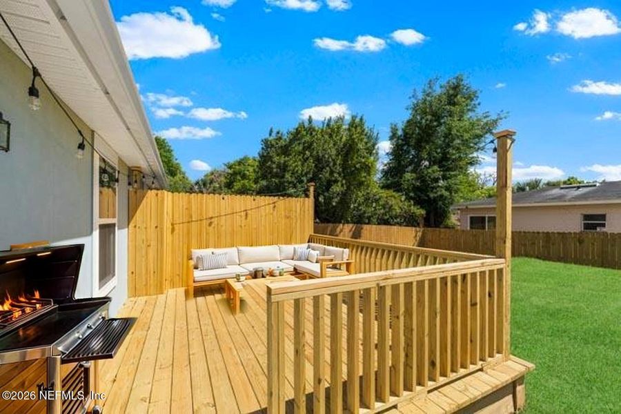 Exterior details and patio area of a home in , Jacksonville (Image 3).