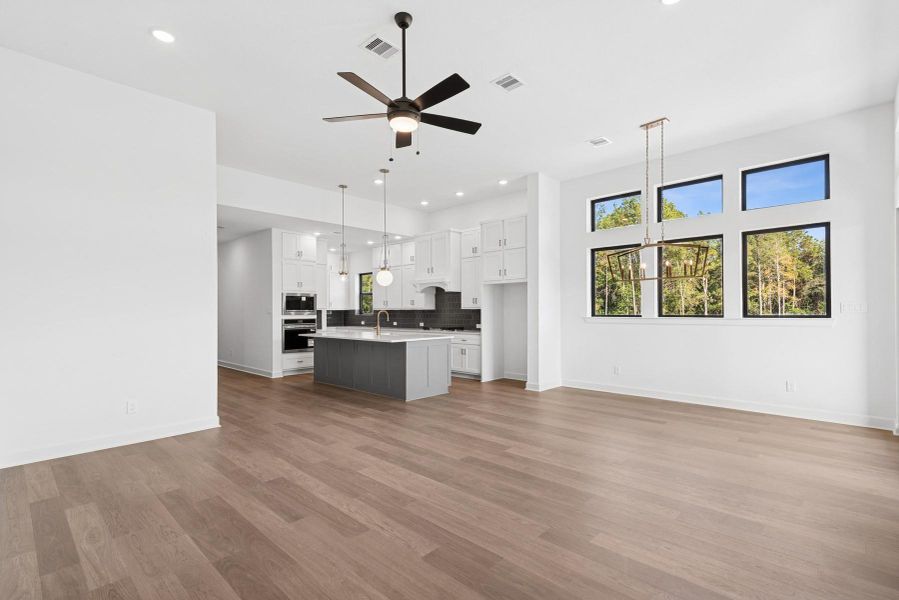 Spacious, unfurnished interior of a new home in Colton 45' Homesites, Todd Mission (Image 28).