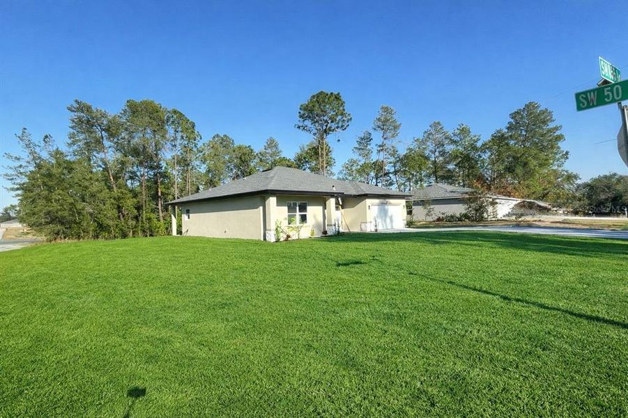 Exterior details and patio area of a home in , Ocala (Image 25).