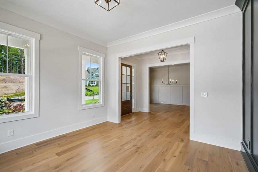Spacious, unfurnished interior of a new home in Arden on Lanier, Cumming (Image 28).