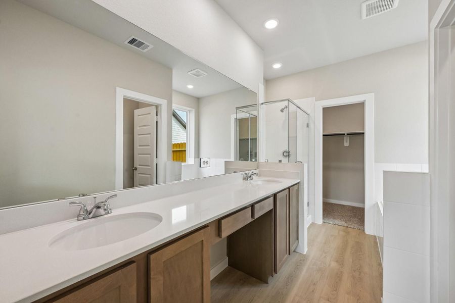 Furnished interior view inside a new home in Granger Pines, Conroe (Image 7).