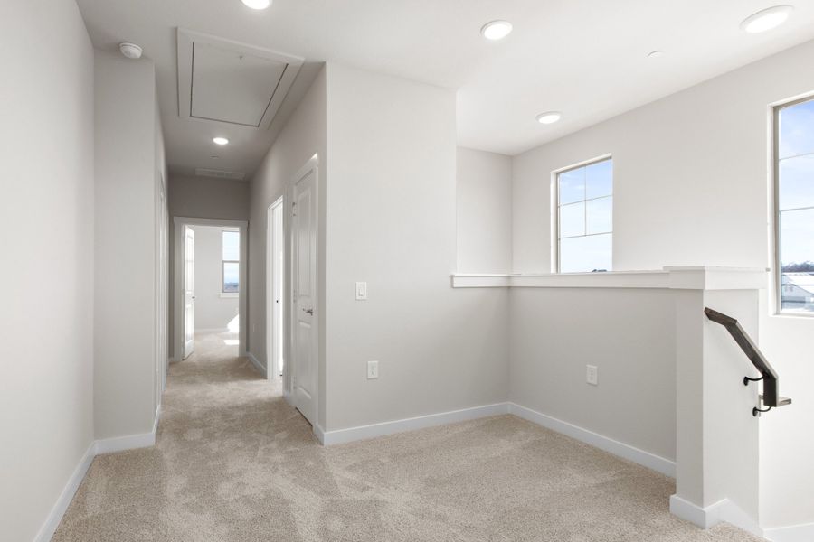 Spacious, unfurnished interior of a new home in Wildridge, Oak Point (Image 16).