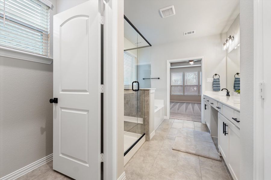 Furnished interior view inside a new home in Morningstar, Aledo (Image 18).