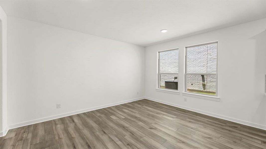 12. 1425 Clare - Dining