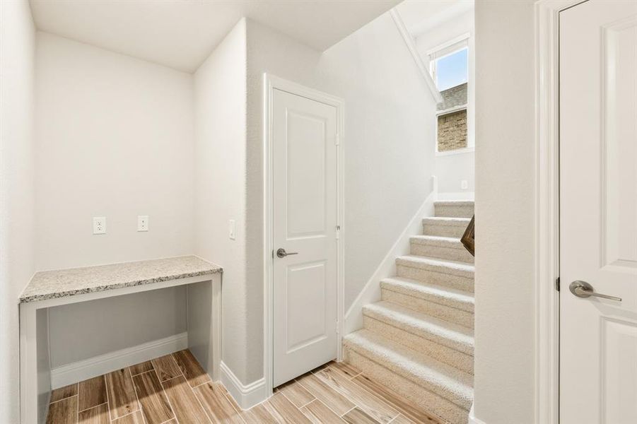 Spacious, unfurnished interior of a new home in Somerset, Venus (Image 27).