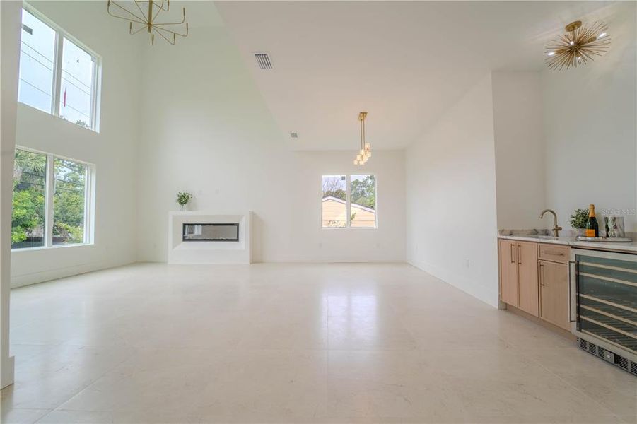 Spacious, unfurnished interior of a new home in , Tampa (Image 60).