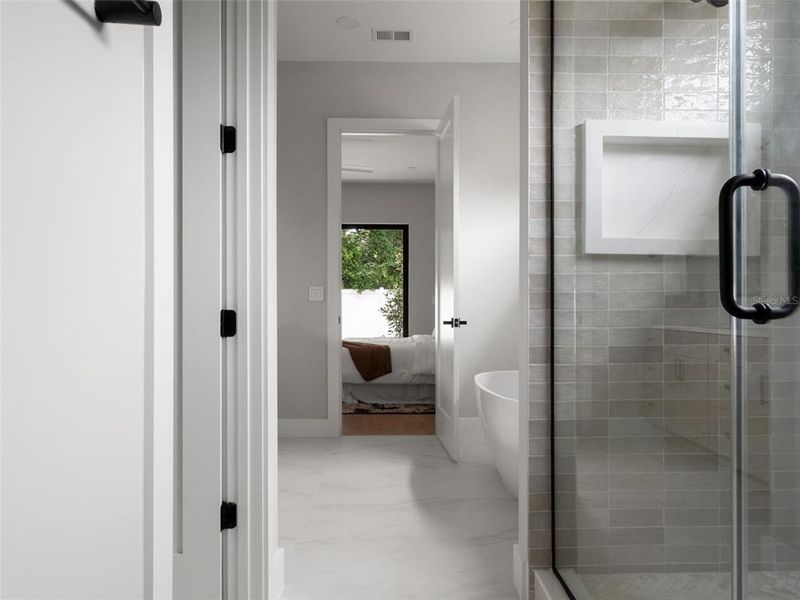 Furnished interior view inside a new home in , Orlando (Image 31).