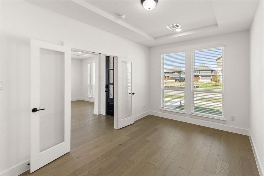 Spacious, unfurnished interior of a new home in Villages of Creekwood, Frisco (Image 29).