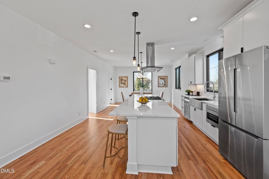 22-813 N Roxboro_6724 22-813 N Roxboro_6724